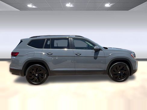Used 2026 Volkswagen Atlas SE FWD image 8