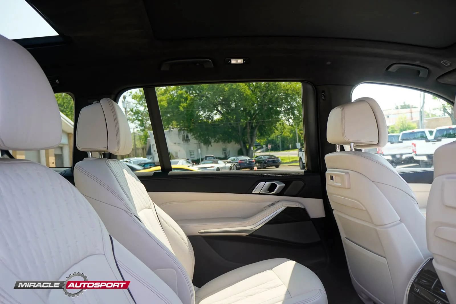 Used 2022 BMW X7 M50i AWD/4WD image 39