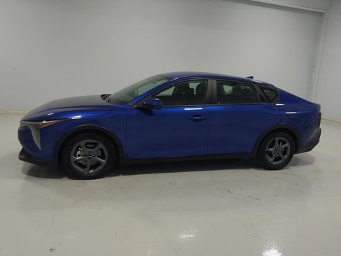 Used 2025 Kia K4 FWD image 2