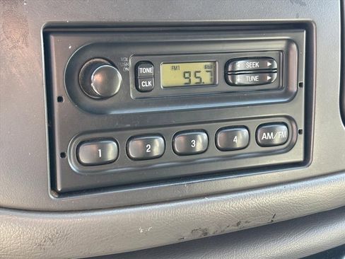 Used 2006 Ford E-250 and Econoline 250 Extended image 5
