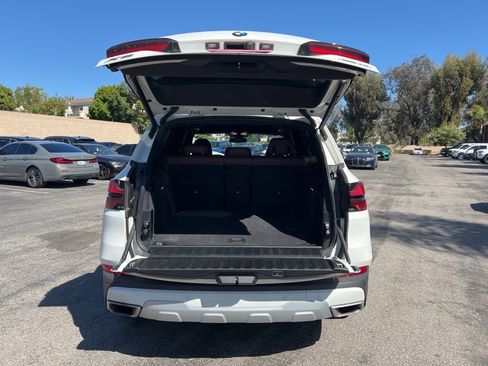 Used 2024 BMW X5 sDrive40i w/ Parking Assistance Package image 7