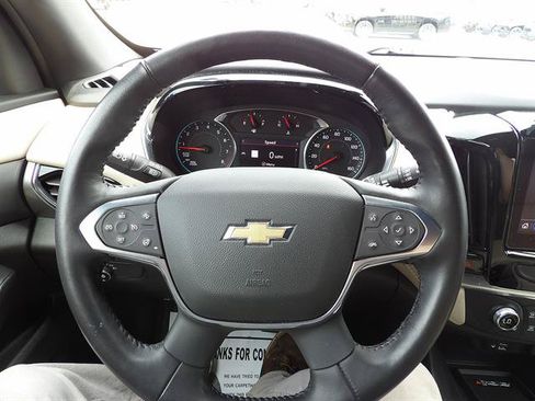Used 2022 Chevrolet Traverse LT w/ LT Premium Package FWD image 16