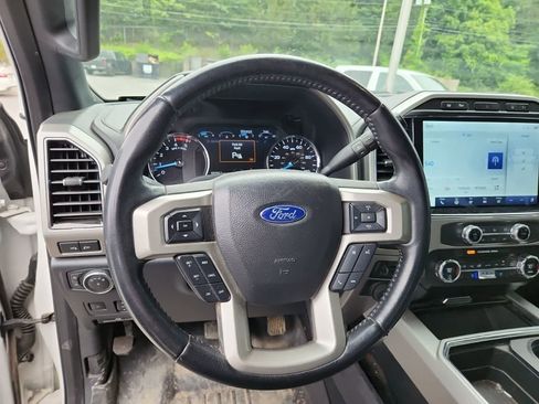 Used 2022 Ford F250 Lariat w/ Black Appearance Package AWD/4WD image 13