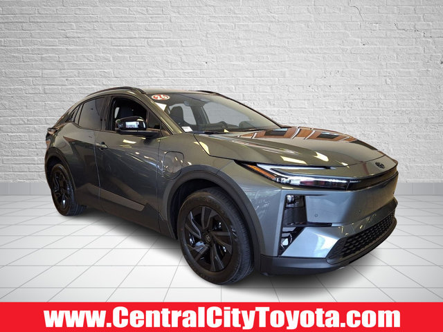 Used 2026 Toyota C-HR AWD/4WD image 1