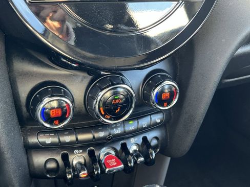 Used 2015 MINI Cooper 4-Door Hardtop image 18