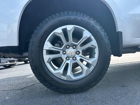 Used 2024 Chevrolet Silverado 1500 LTZ w/ LTZ Premium Package AWD/4WD image 18