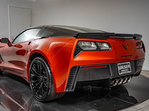 Used 2016 Chevrolet Corvette Z06 w/ 3LZ Preferred Equipment Group RWD image 22