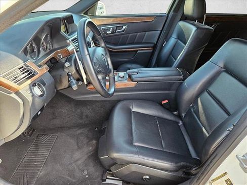 Used 2010 Mercedes-Benz E 350 4MATIC Sedan image 17