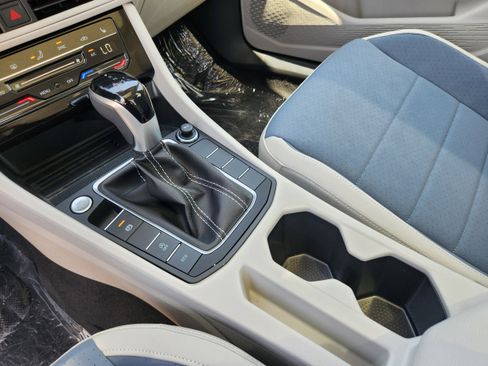 New 2025 Volkswagen Jetta SE image 28