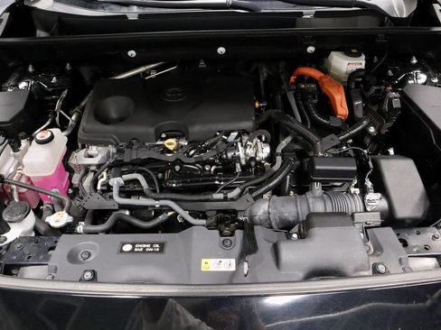 Used 2024 Toyota RAV4 XLE AWD/4WD image 17