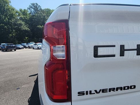 New 2026 Chevrolet Silverado 1500 RST w/ Z71 Off-Road Package AWD/4WD image 13