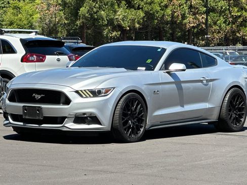 Used 2016 Ford Mustang GT Premium RWD image 8