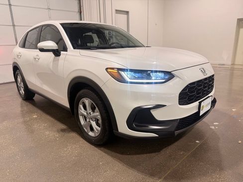 Used 2024 Honda HR-V LX image 3