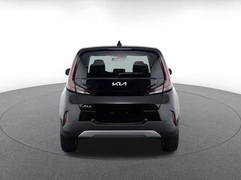 Used 2025 Kia Soul LX w/ LX Technology Package FWD image 8