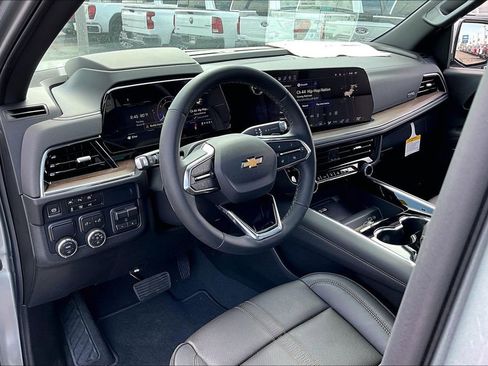 New 2026 Chevrolet Suburban High Country image 6