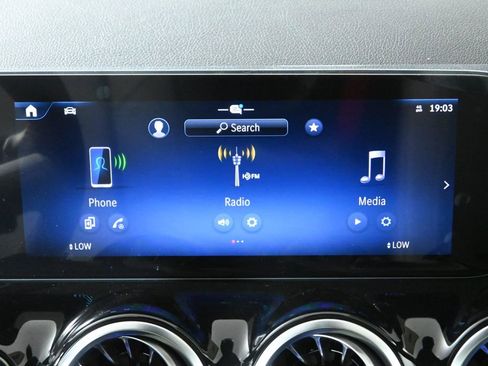 Used 2026 Mercedes-Benz GLA 250 4MATIC image 17