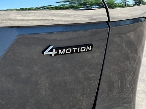 Used 2023 Volkswagen Atlas SE AWD/4WD image 32