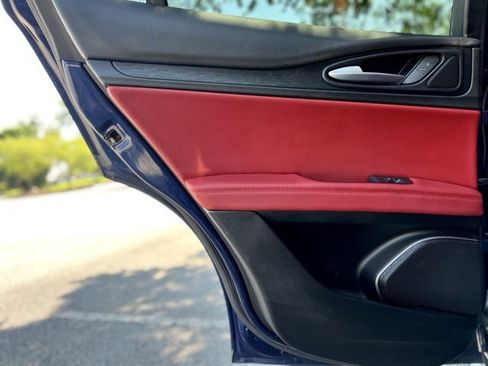 Used 2021 Alfa Romeo Stelvio Sprint w/ Nero Edizione image 18