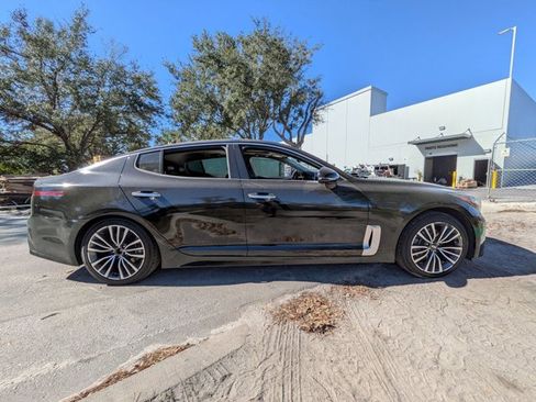 Used 2018 Kia Stinger Premium image 4