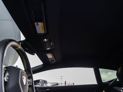 Used 2023 Lamborghini Huracan Tecnica image 27