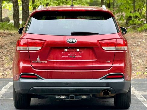 Used 2017 Kia Sorento AWD image 9