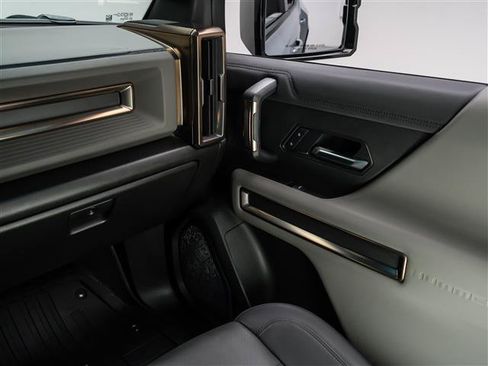 Used 2025 GMC Hummer EV 3X AWD/4WD image 34