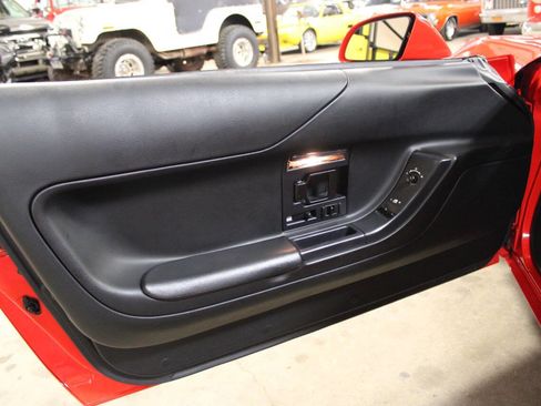 Used 1996 Chevrolet Corvette Base 2dr Hatchback image 40