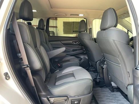 Used 2025 Subaru Ascent Onyx Edition AWD/4WD image 23