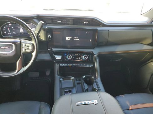 Used 2024 GMC Sierra 2500 AT4 w/ AT4 Premium Plus Package AWD/4WD image 14