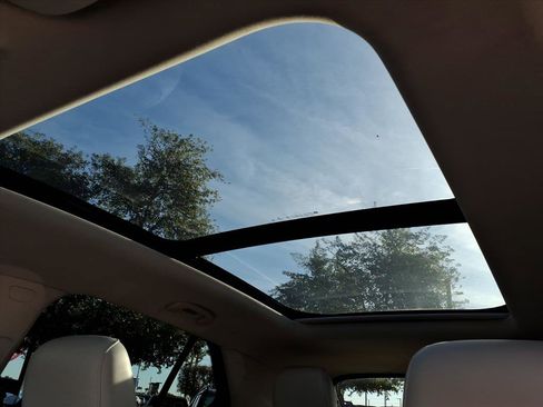 Used 2021 Buick Envision Essence w/ Technology Package I image 14