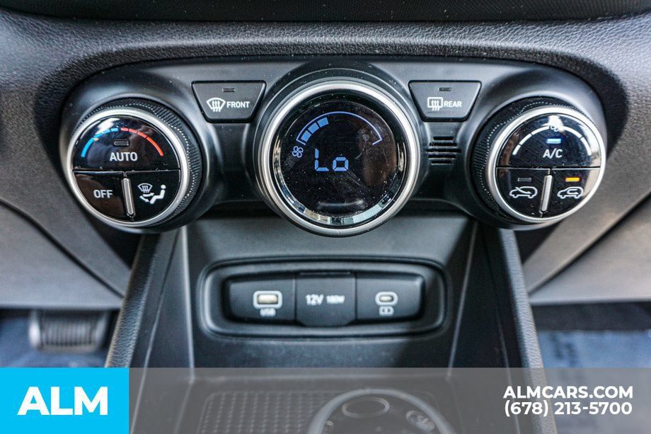 Used 2025 Hyundai Venue SEL FWD image 40
