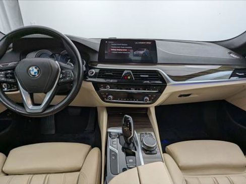 Used 2019 BMW 530e RWD image 23