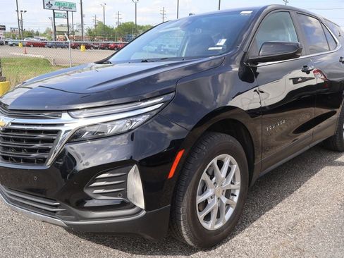 Used 2024 Chevrolet Equinox LT AWD/4WD image 2