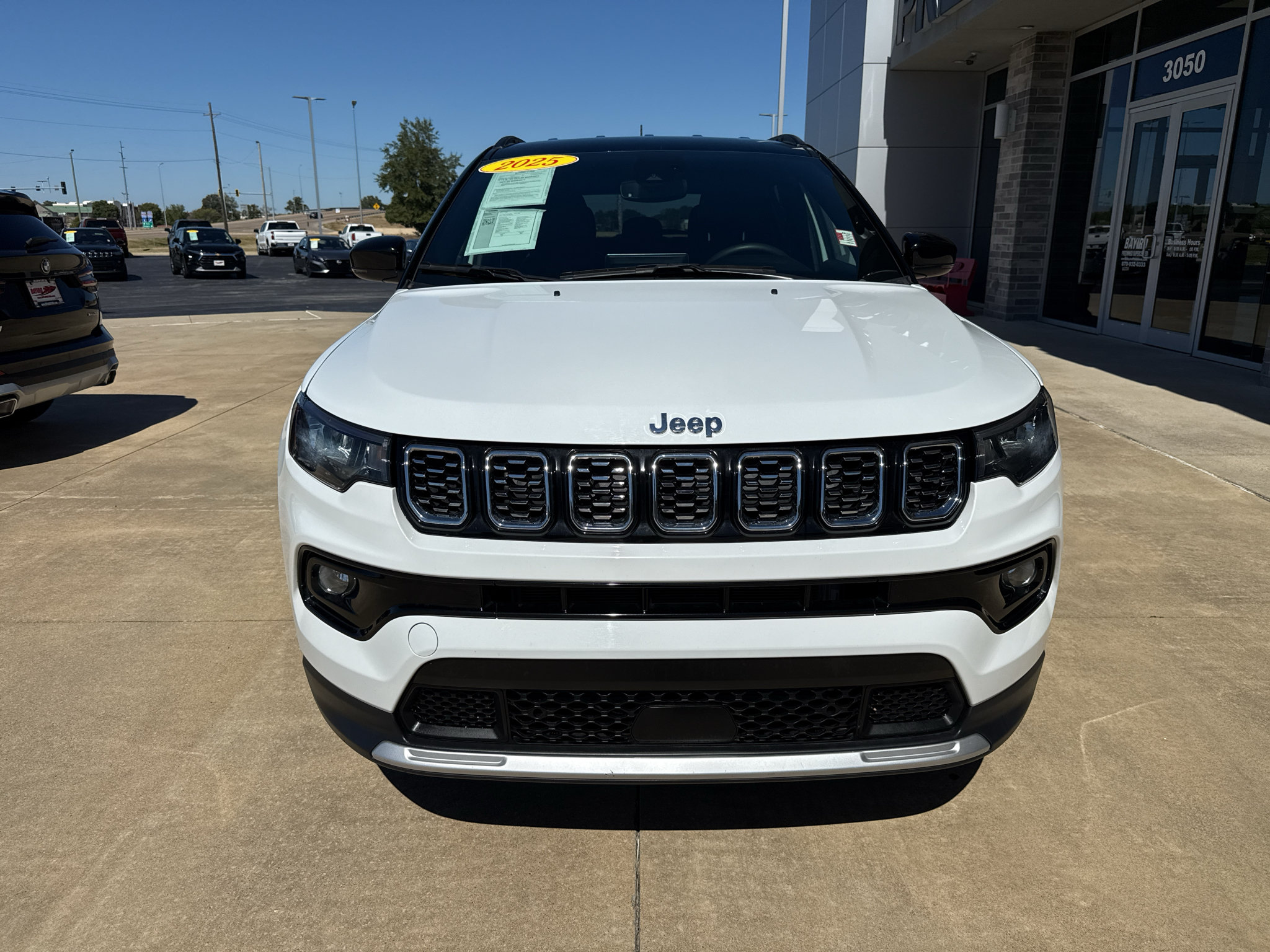 Used 2025 Jeep Compass Limited AWD/4WD image 2
