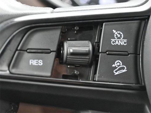 Used 2020 Alfa Romeo Stelvio image 29