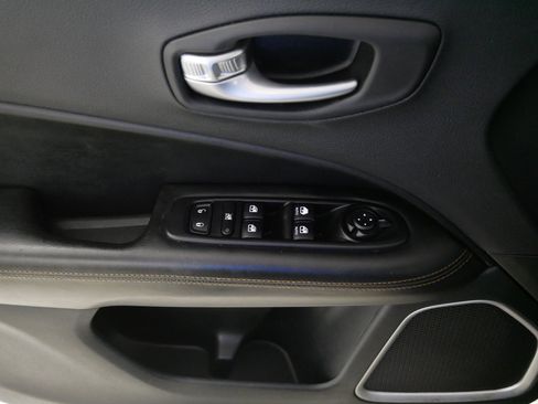 Used 2019 Jeep Compass Limited AWD/4WD image 19