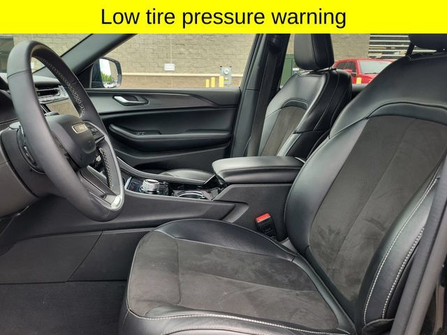 Certified 2023 Jeep Grand Cherokee L Laredo AWD/4WD image 23