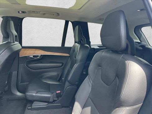 Used 2021 Volvo XC90 T6 Momentum AWD/4WD image 14