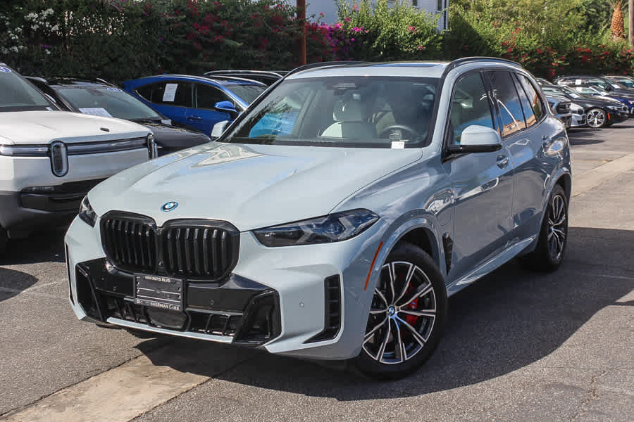 Used 2026 BMW X5 xDrive50e w/ M Sport Package AWD/4WD image 1