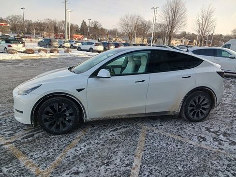 Used 2021 Tesla Model Y Long Range image 2