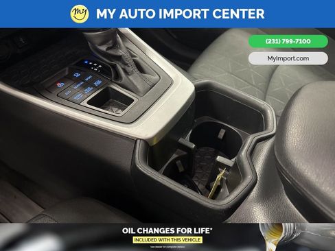 Used 2022 Toyota RAV4 XLE w/ Convenience Package image 23