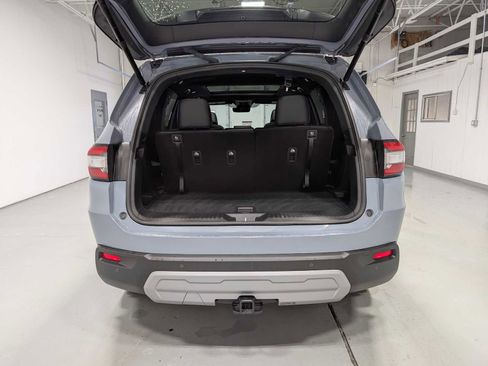 Used 2025 Honda Pilot TrailSport image 37