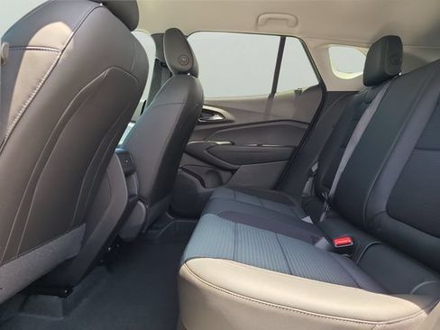 New 2026 Chevrolet Trax LT w/ Midnight Edition FWD image 10