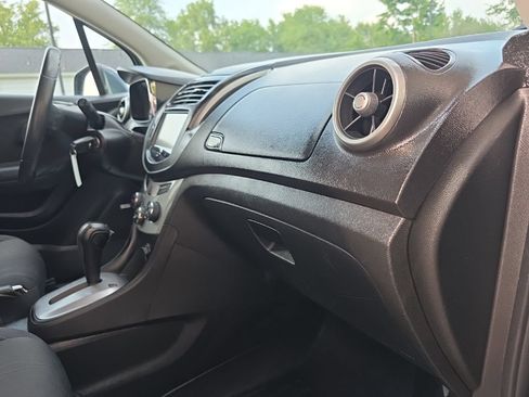 Used 2016 Chevrolet Trax LT w/ LT Sun and Sound Package AWD/4WD image 21