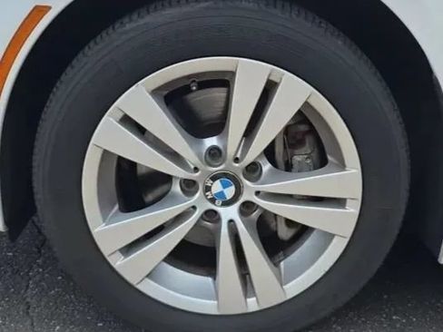 Used 2010 BMW 528i xDrive Sedan AWD/4WD image 48