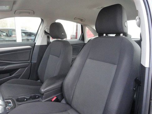 Used 2019 Volkswagen Jetta R-Line image 10