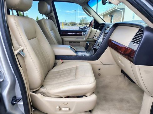 Used 2006 Lincoln Navigator Luxury AWD/4WD image 19