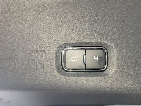 New 2025 Ford Expedition Active image 14