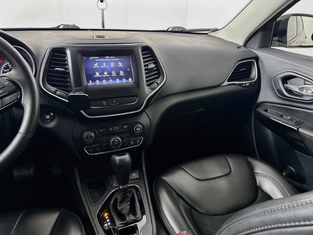 Used 2019 Jeep Cherokee Latitude Plus FWD image 29