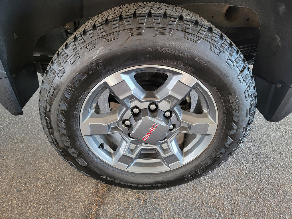 Used 2025 GMC Sierra 2500 SLT AWD/4WD image 10